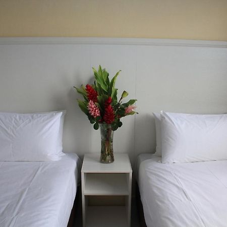 Central Bay Motel 포트빌라 외부 사진
